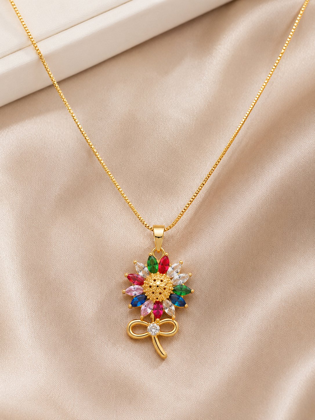 Anti-Tarnish Flower Necklace – Premium Gold-Plated Floral Pendant for Women