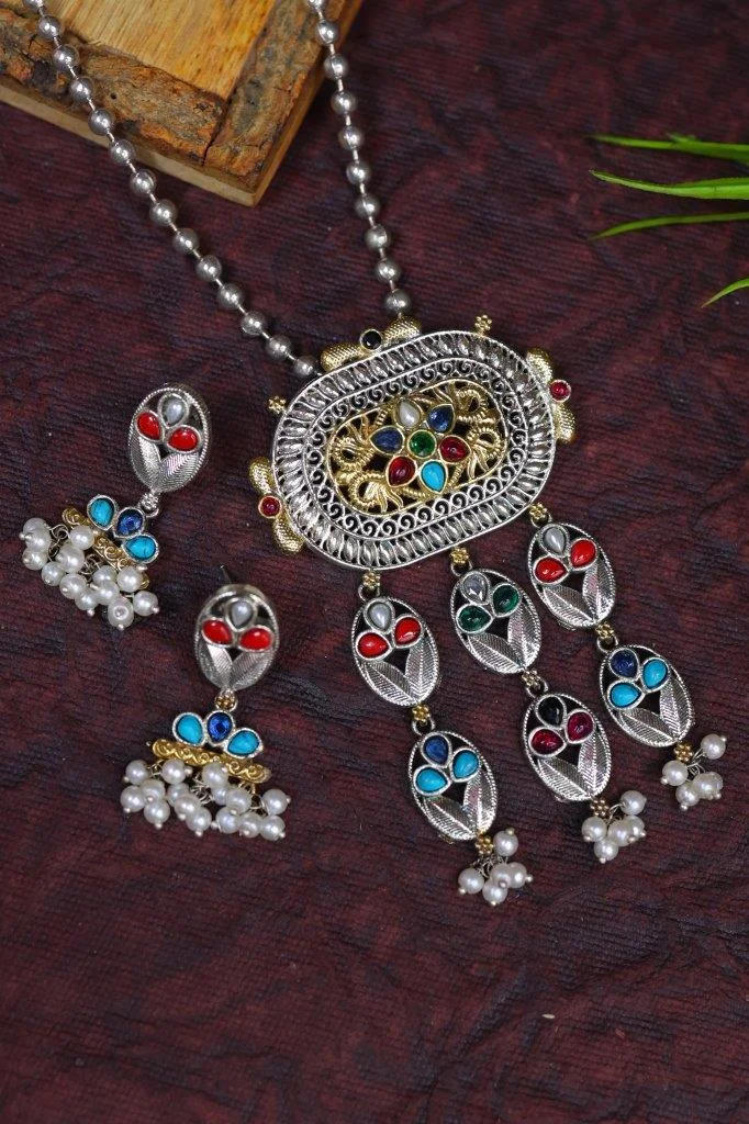 Dual Tone Green Kundan Pendant Set on Matar Mala Chain