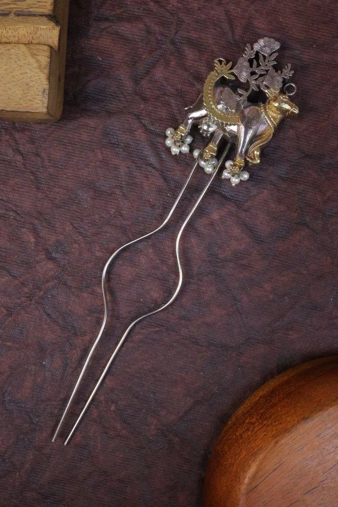 Dual Tone Deer Juda Pin with Pearl Clusters