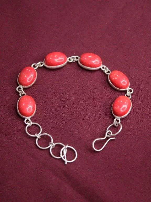 Coral Red Oval Stone Link Bracelet in Silver Tone