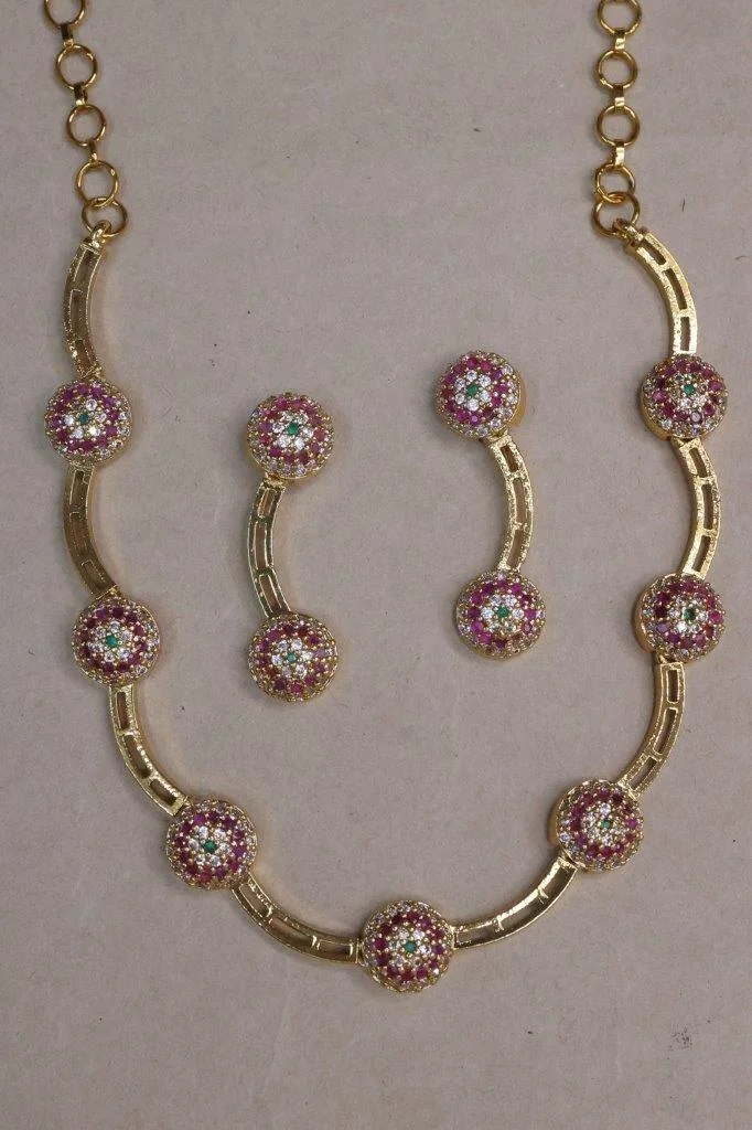 Round Floral Link Choker Set