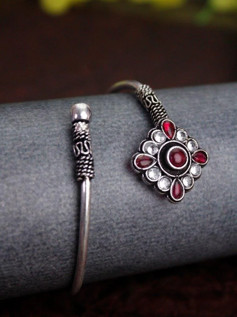 Oxidised Red Stone Square Head Kada