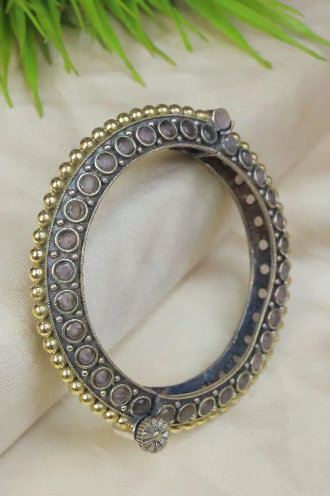 Dual Tone Granulated Bangle with Monalisa Stone Border