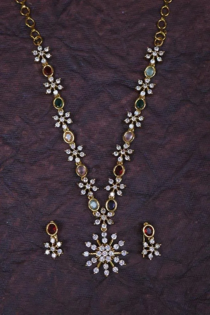 Floral Star Pendant Necklace Set