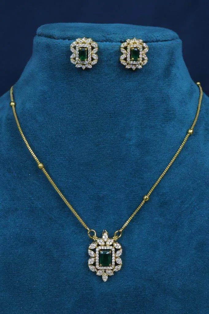 Emerald Square Pendant Chain Set