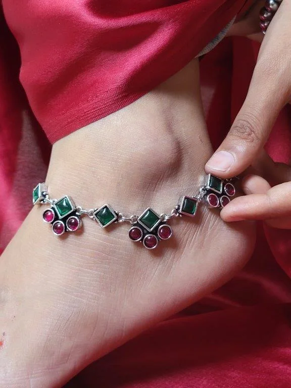 Square Cabochon Payal with Three Stone Clusters