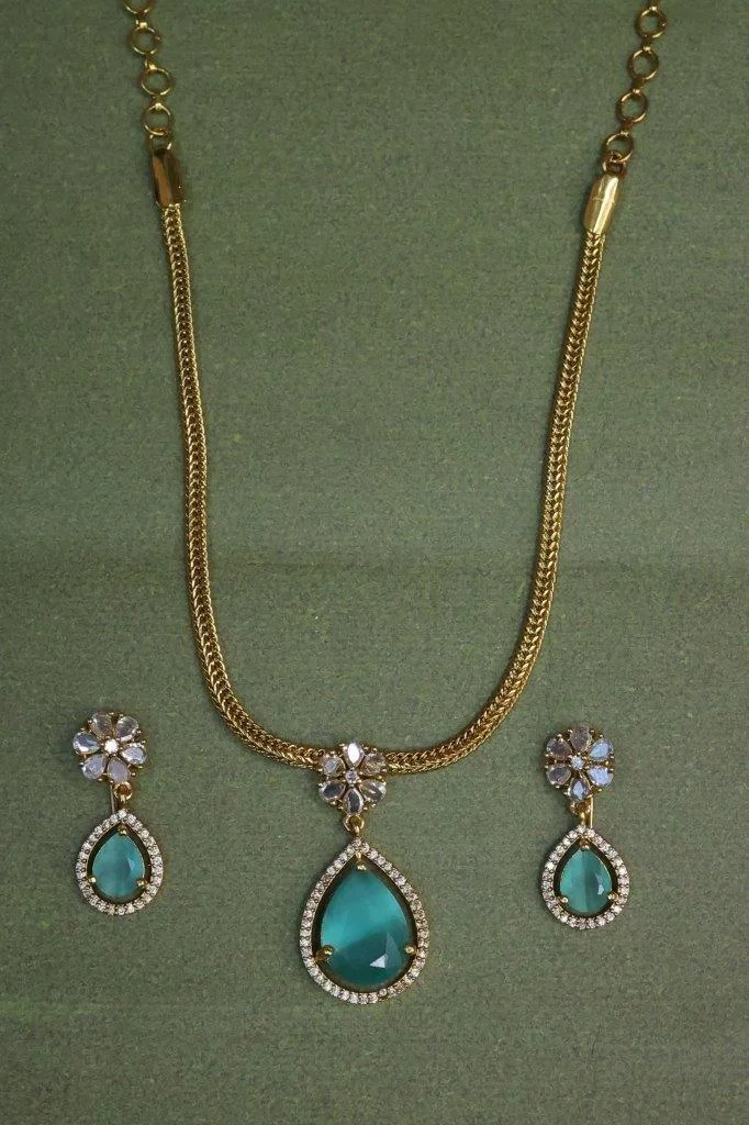 Green Teardrop Pendant Chain Set