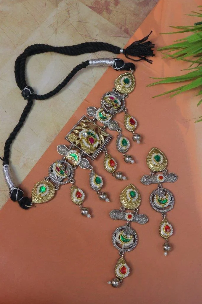 Cascading Kundan Choker with Layered Teardrop Fringe