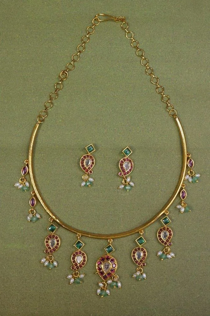 Rigid Collar Necklace Set with Stone Drops