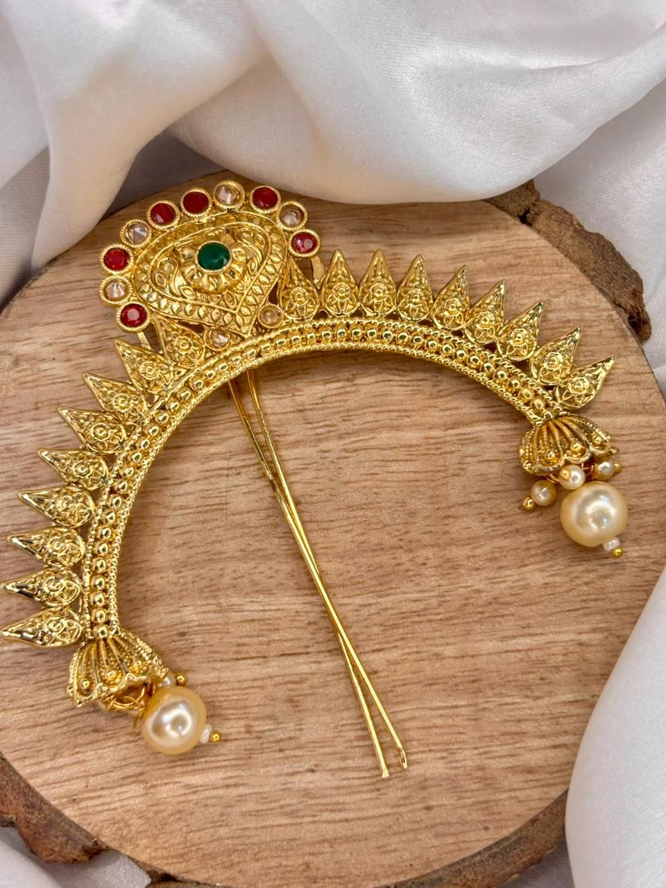 Gold Kairi Ambada Pin with Spiked Edge and Green Centre