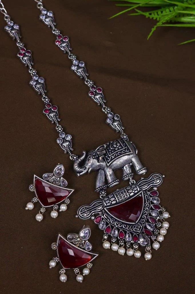 Elephant Chain Necklace with Fan Stone and Navratna Border
