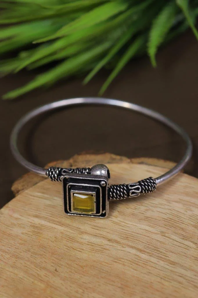 Oxidised Olive Stone Square Kada