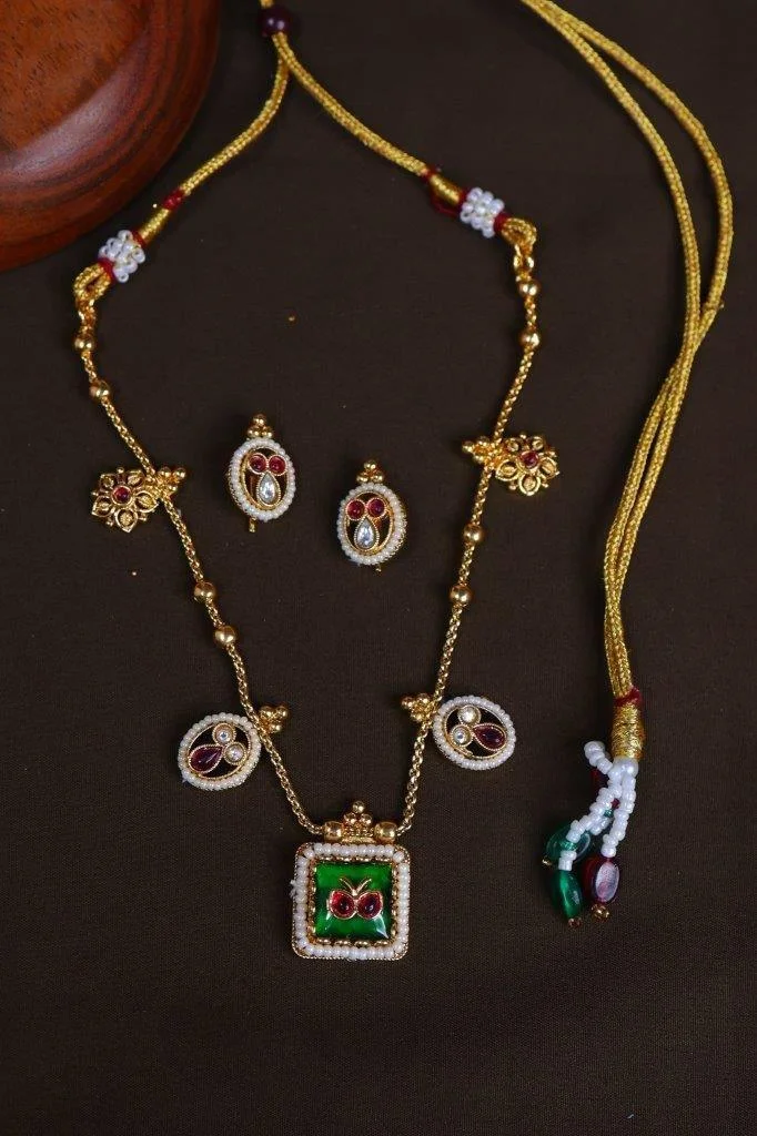 Square Enamel Pendant Necklace with Kundan Disc Chain