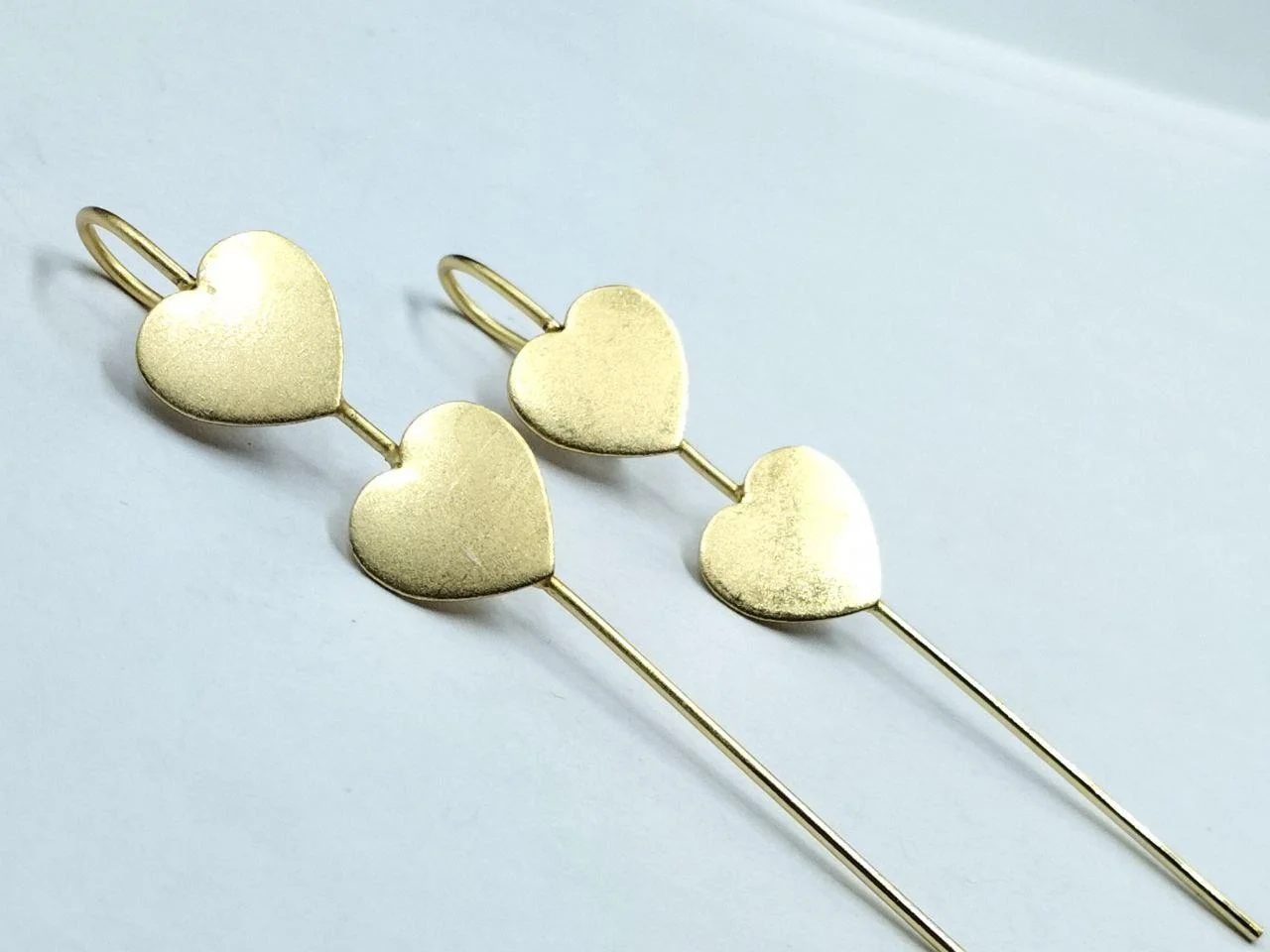 Twin Heart Climbing Ear Pin – view 4