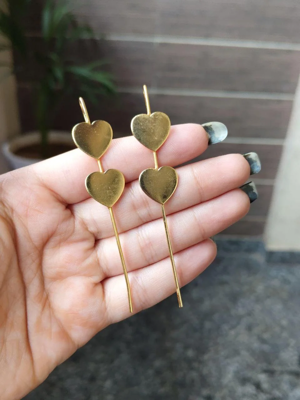 Twin Heart Climbing Ear Pin – view 3
