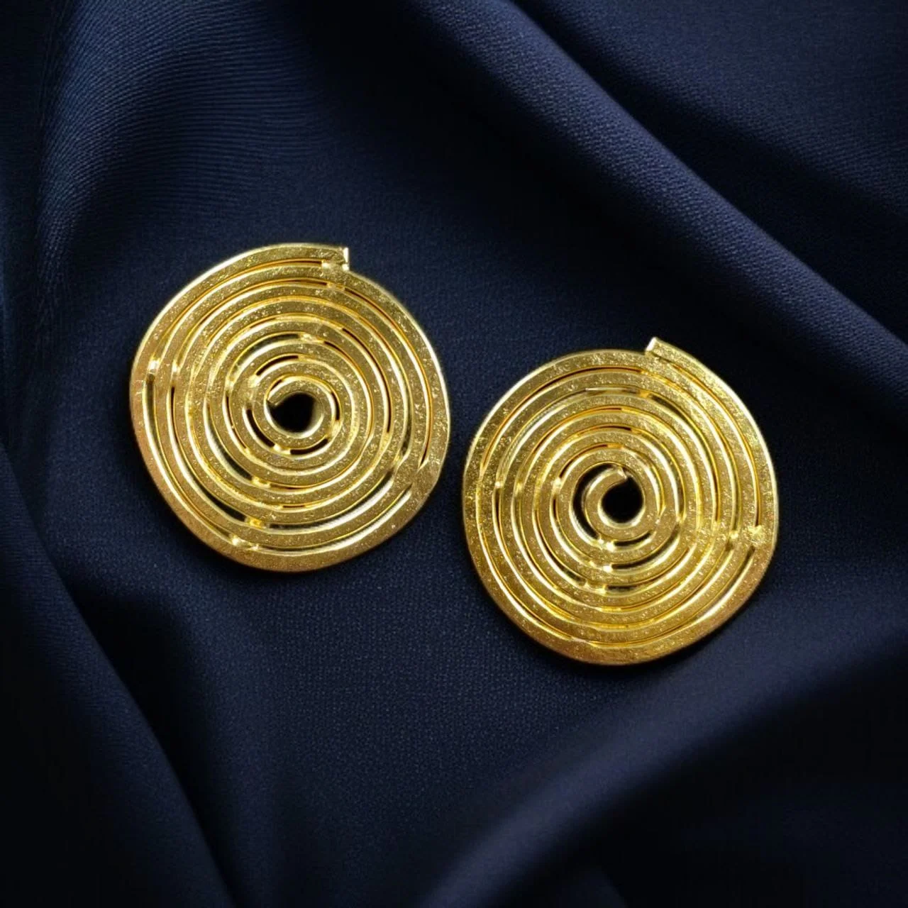 Concentric Spiral Disc Stud Earrings