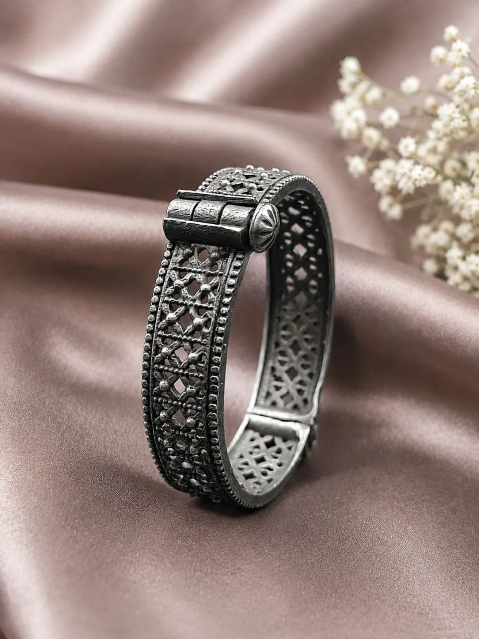 Oxidised Lattice Kada – view 2