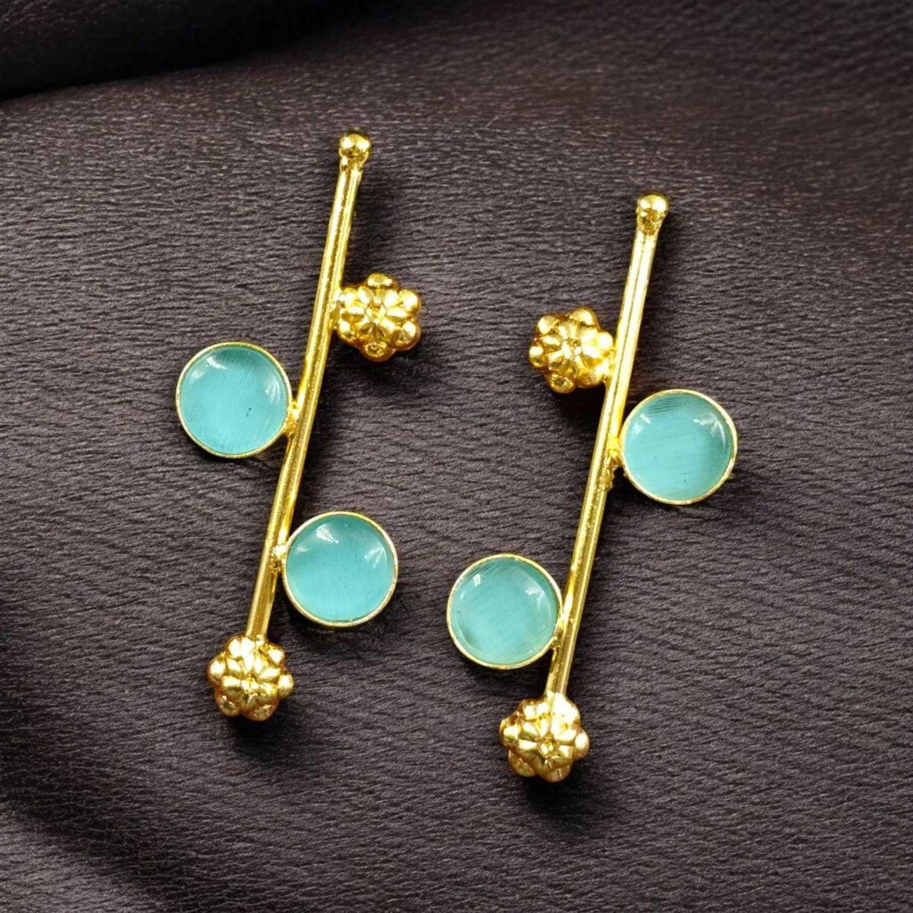 Stone Threaded Ear Pin