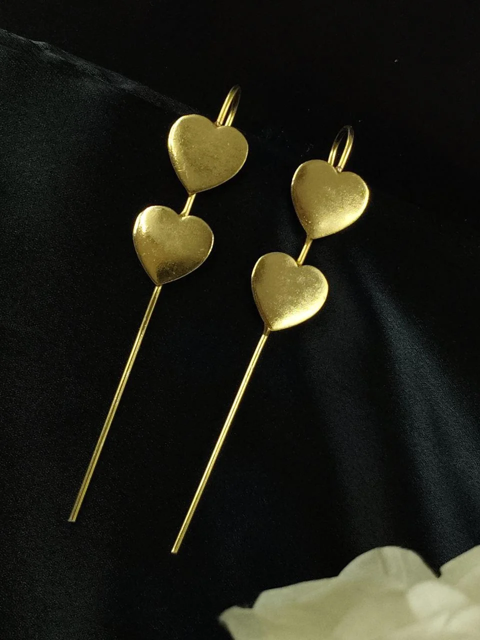 Twin Heart Climbing Ear Pin – view 2