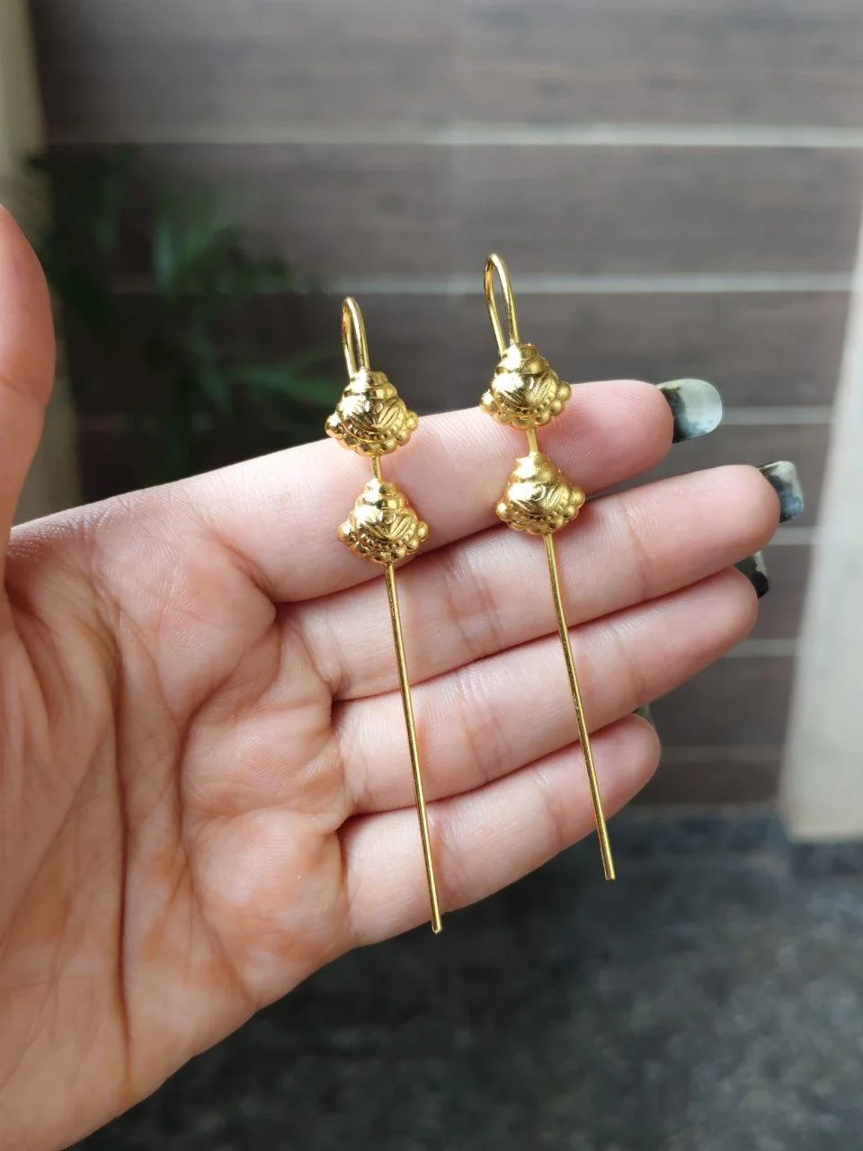 Spiral Conch Climbing Ear Pin – view 3