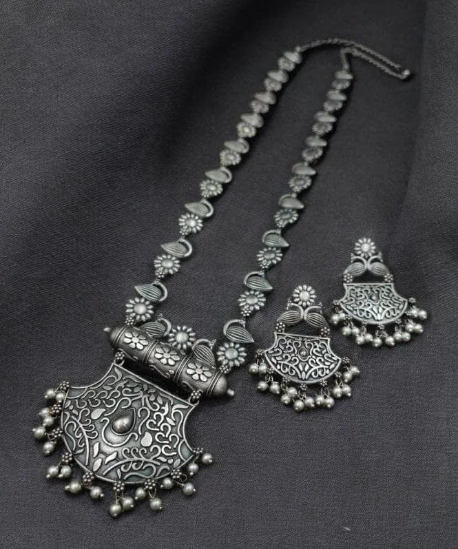 Oxidised Scrollwork Shield Long Necklace Set – view 2
