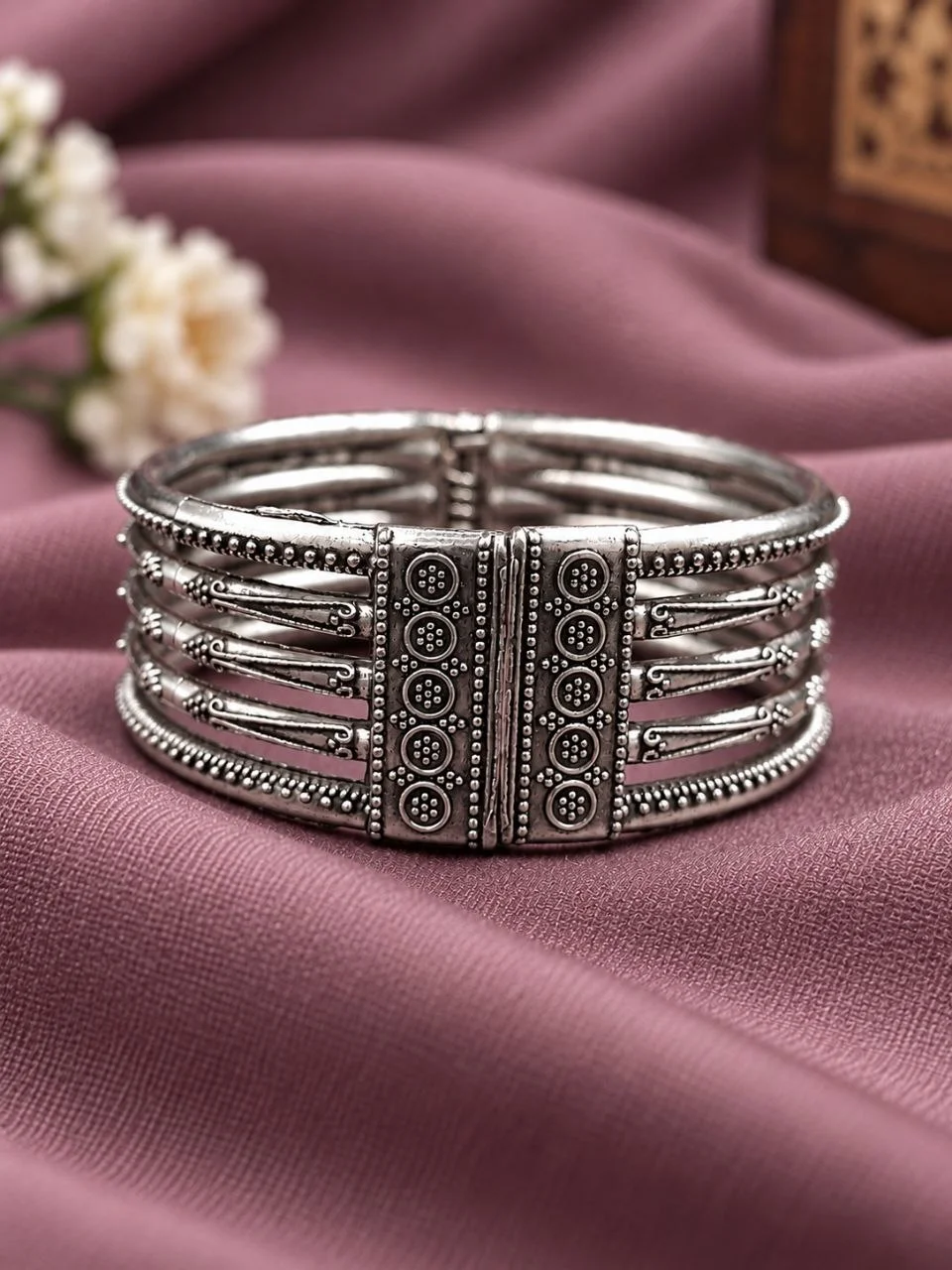 Oxidised Ribbed Kada – view 2