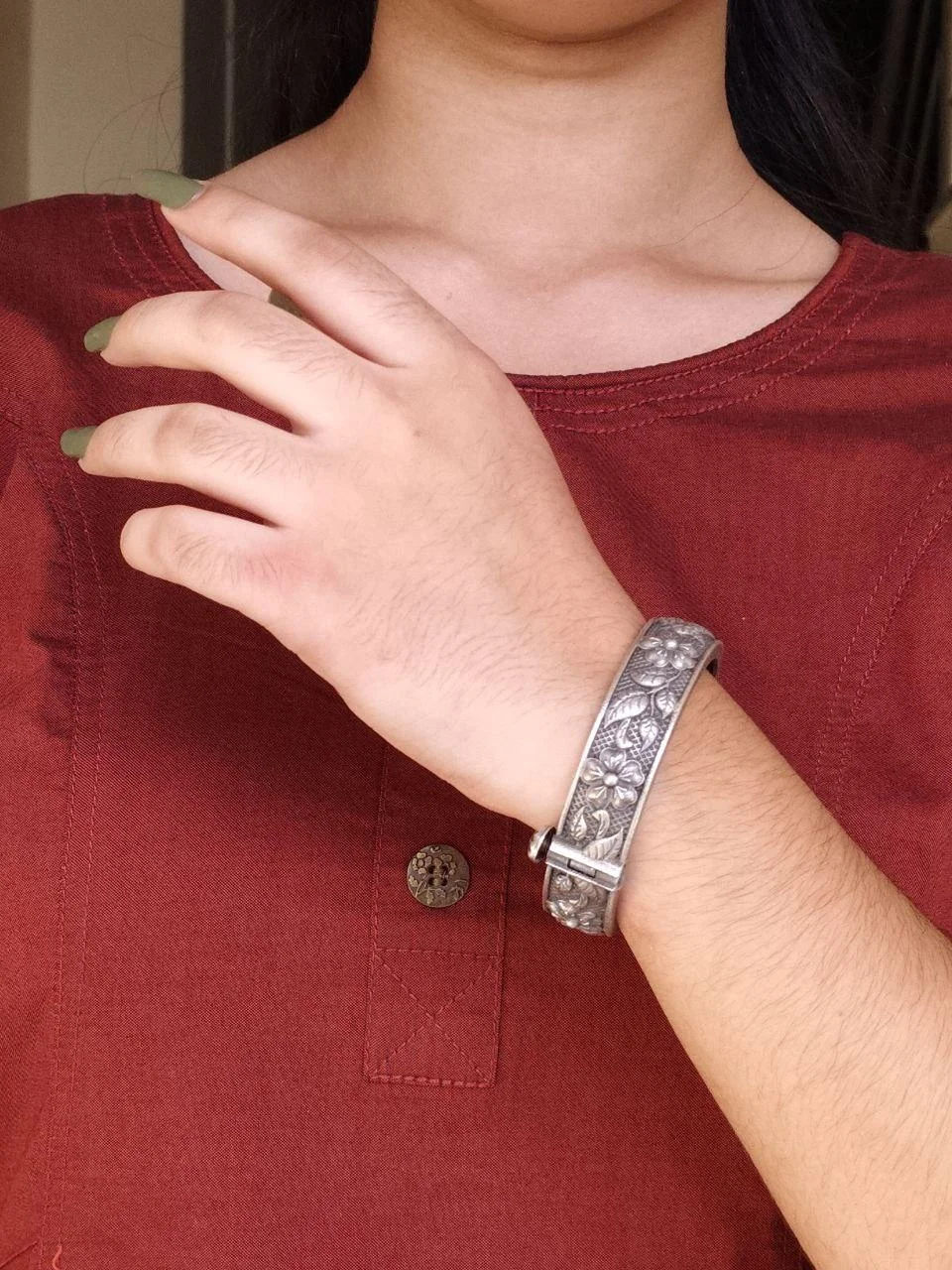 Oxidised Daisy Floral Kada