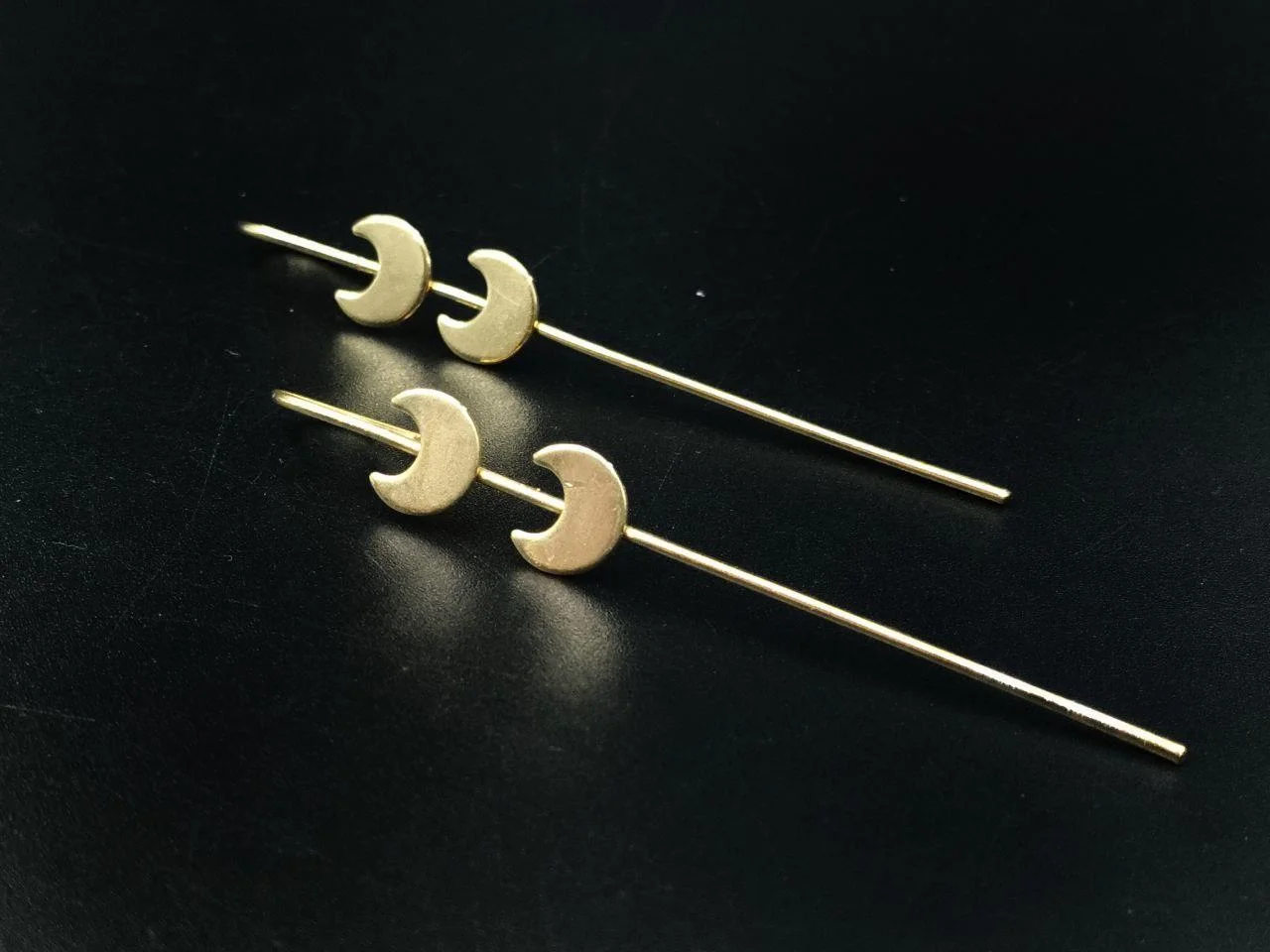 Crescent Moon Climbing Ear Pin – view 5