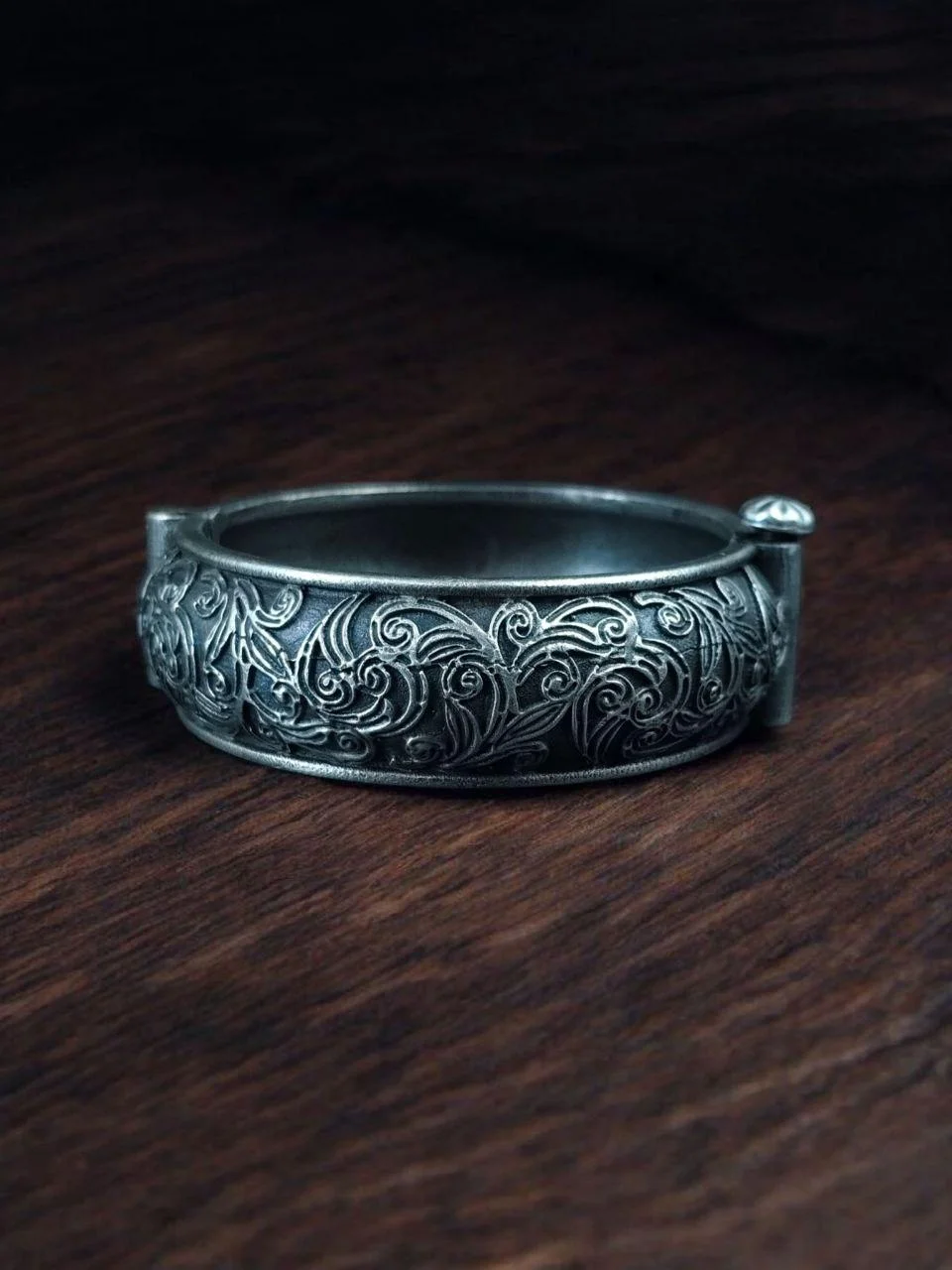 Oxidised Round Floral Vine Kada – view 4