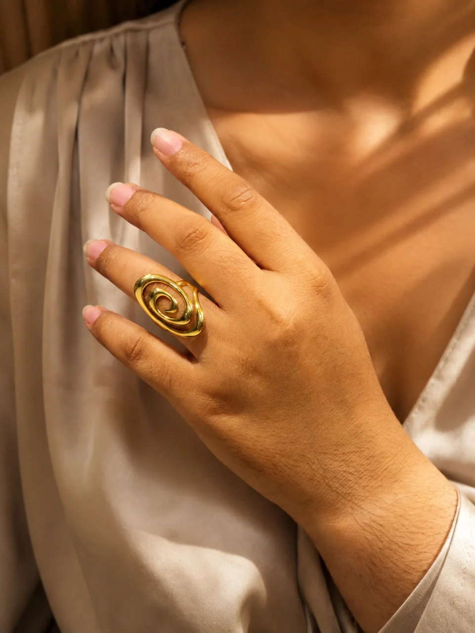 Anti-Tarnish Concentric Spiral Disc Ring