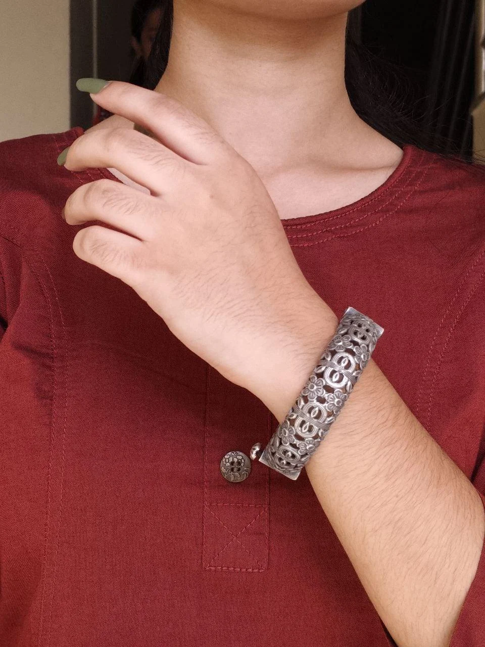 Oxidised Floral Band Kada