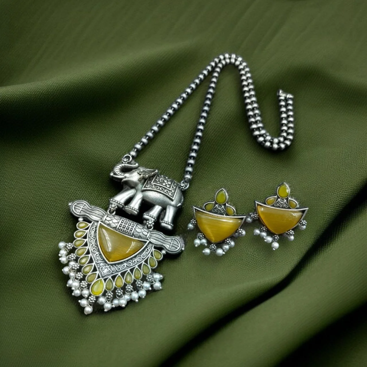Oxidised Elephant Fan Pendant Necklace Set