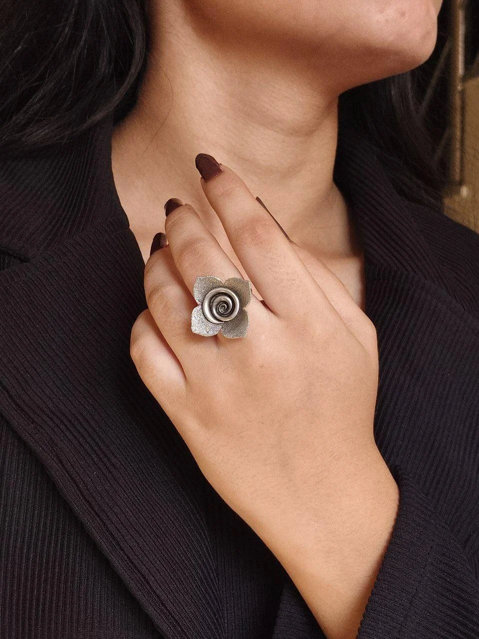 Oxidised Rose Ring on Leaf Base