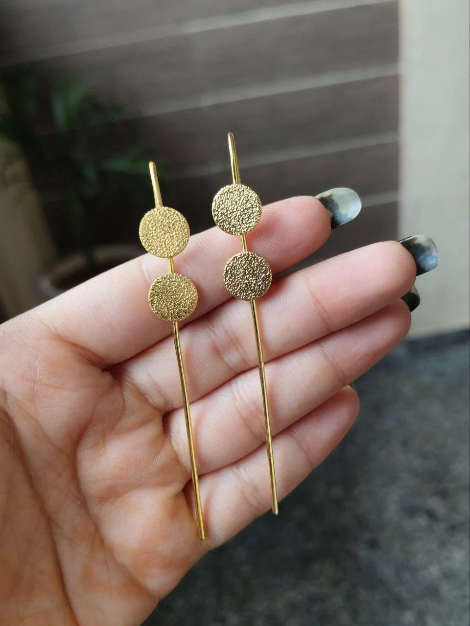 Textured Disc Climbing Ear Pin – view 3