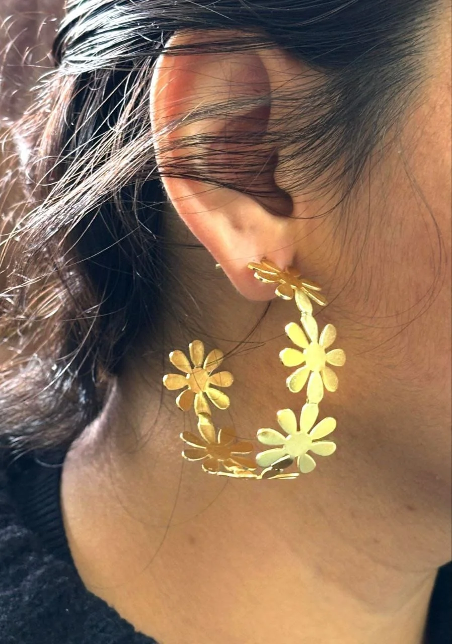 Daisy Lined Open Hoop Earrings