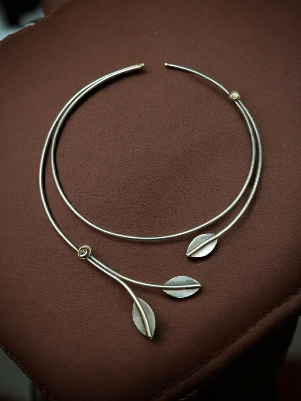 Silver Plated Leaf Hasli Collar Necklace – view 2