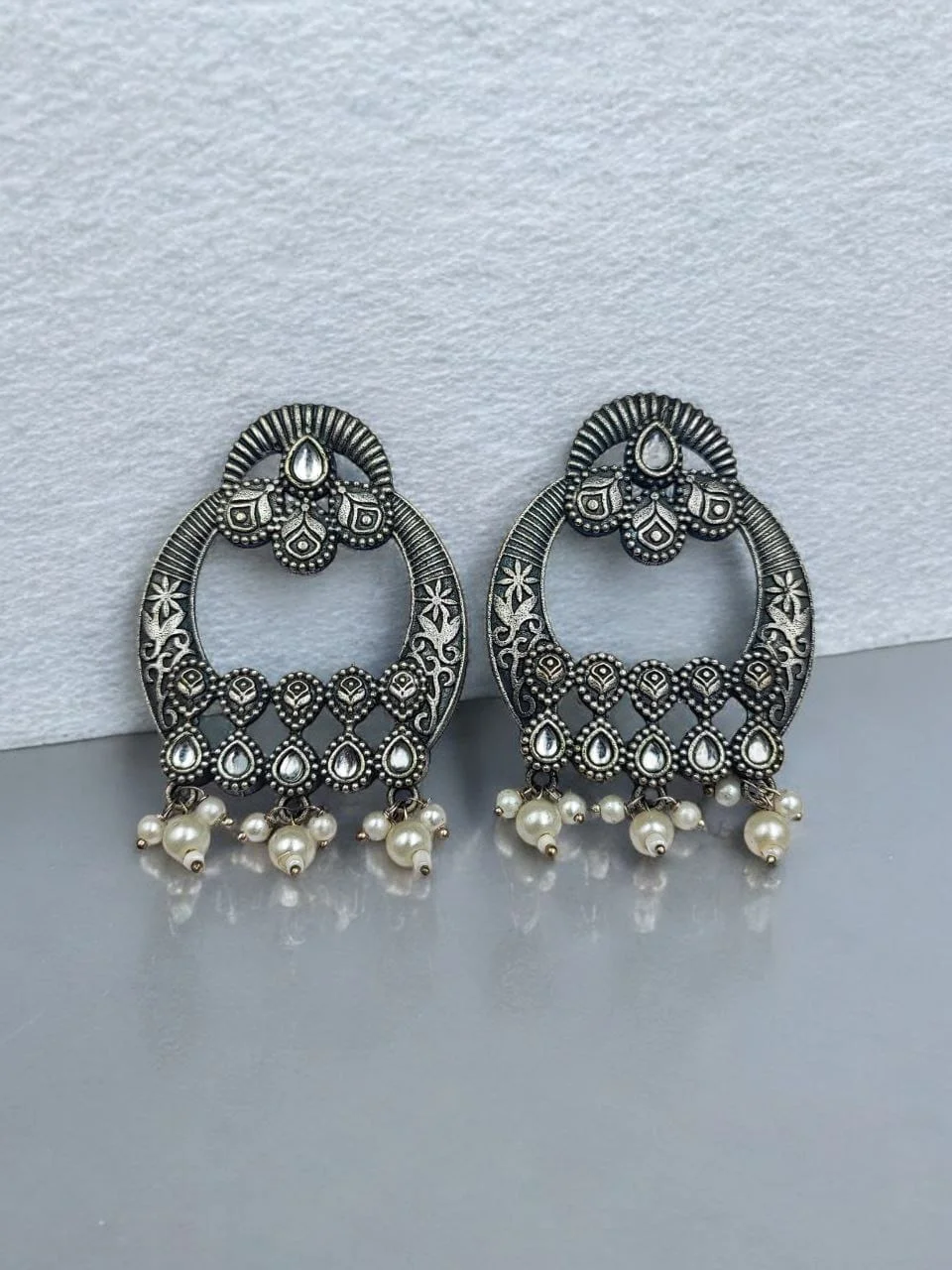Oxidised Pierced Hasli Necklace Set with Star Pendant – view 2