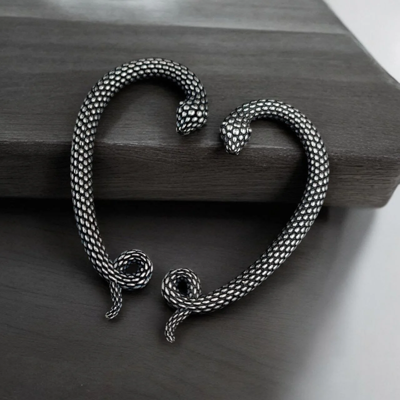 Oxidised Coiled Snake Ear Cuff, Free Size