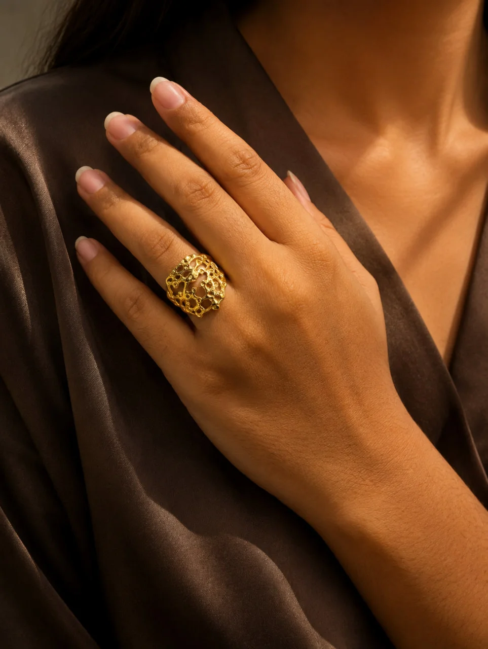 Anti-Tarnish Honeycomb Bubble Dome Ring