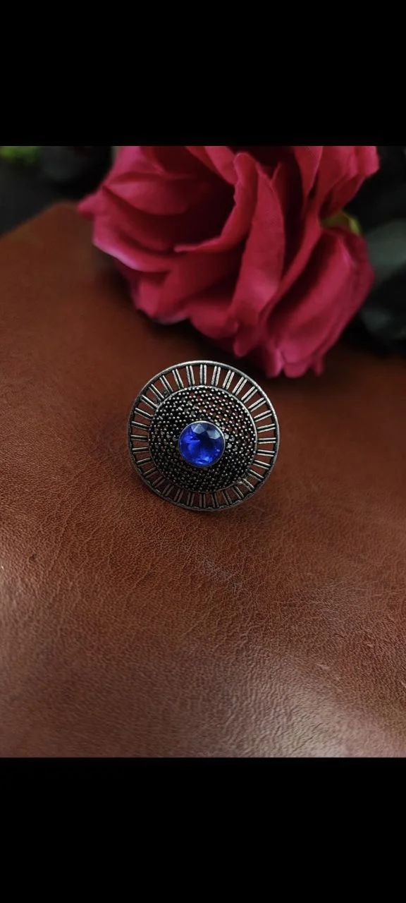 Oxidised Ring with Green Stone – view 4