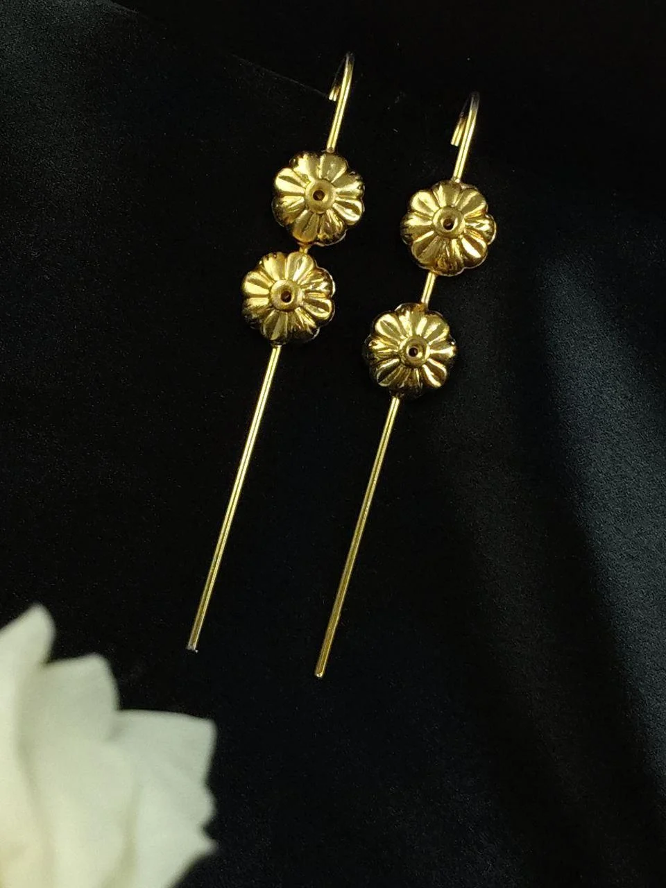 Open Petal Flower Climbing Ear Pin – view 2