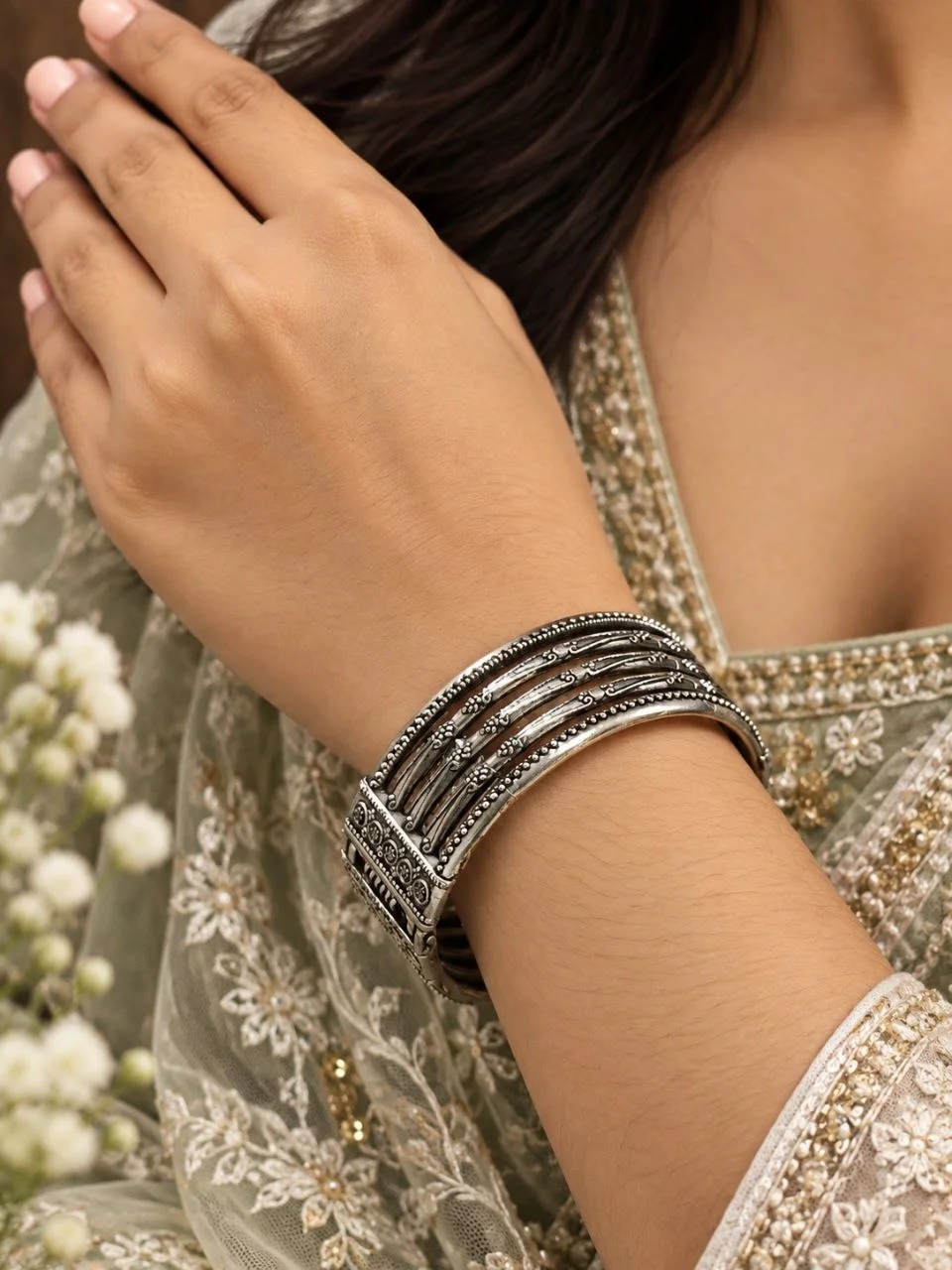 Oxidised Ribbed Kada