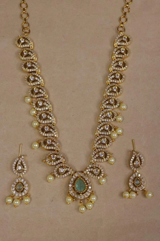 Long Polki Haar with Pearl Drops