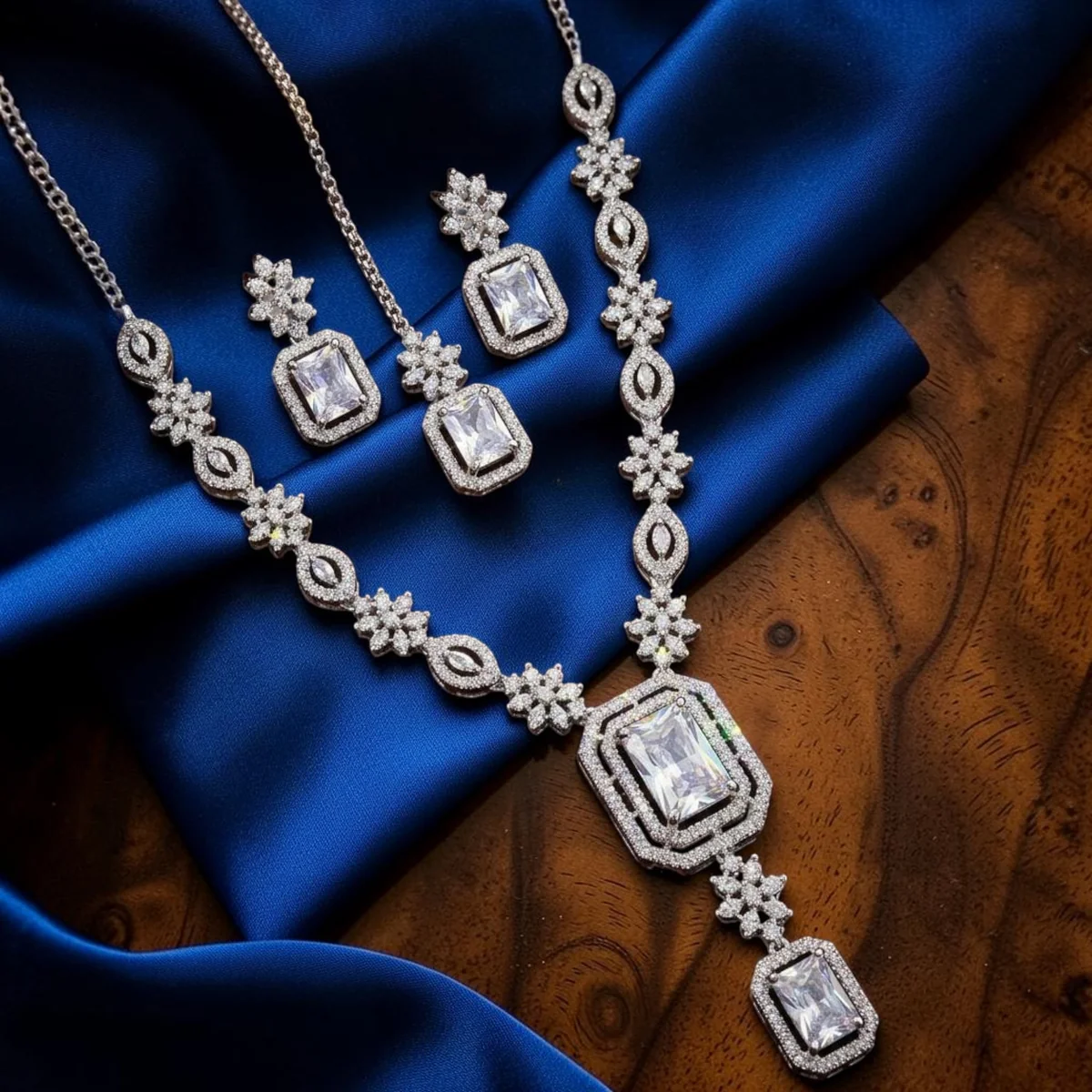 AD Emerald-Cut Centrepiece Necklace Set with Earrings